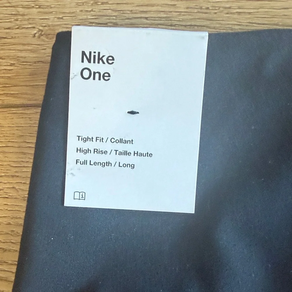 Nike Black Performance Leggings with White Swoosh - Picture 4 of 5